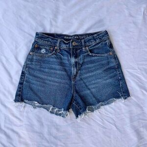 American Eagle 90s Highest Rise Boyfriend Shorts Distressed Raw Hem Size 4